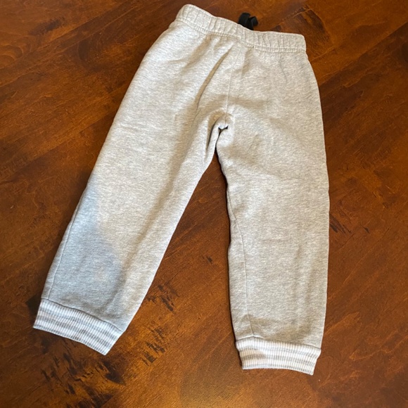 FREE- Toddler Plush Sweatpants - Picture 3 of 4